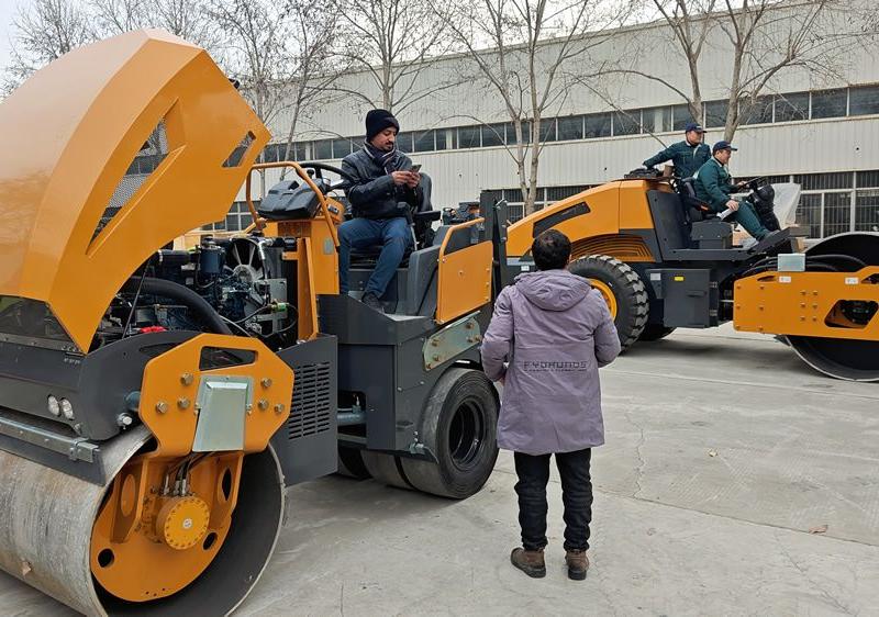 國外客戶來我廠參觀考察，并達(dá)成合作意向