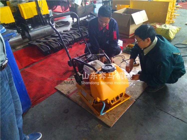 路面夯實機(jī)單向平板夯工作中如何保養(yǎng)?